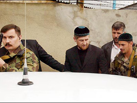 Кадыров и его люди. PhotoExPress (c) Кадыров и его люди. PhotoExPress (c)