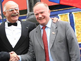 Михалков и Зюганов. Фото: film.ru Михалков и Зюганов. Фото: film.ru