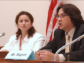 Юрий Багров и Фатима Тлисова. Фото с сайта photo.kommersant.ru Юрий Багров и Фатима Тлисова. Фото с сайта photo.kommersant.ru