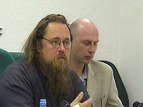 Пресс-конференция священников и ученых. Фото: www.tvc.ru Пресс-конференция священников и ученых. Фото: www.tvc.ru