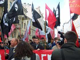 Флаги нацболов. Фото Кирилла Бюттнера, сайт Собкор®ru Флаги нацболов. Фото Кирилла Бюттнера, сайт Собкор®ru