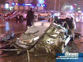 ДТП на Кутузовском проспекте. Кадр "Вести". ДТП на Кутузовском проспекте. Кадр "Вести".