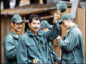 Рабочие мигранты. Фото с сайта: naviny.by Рабочие мигранты. Фото с сайта: naviny.by