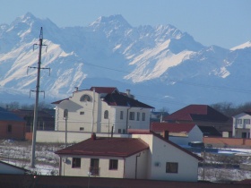 Дома в Назрани. Фото с сайта panoramio.com Дома в Назрани. Фото с сайта panoramio.com