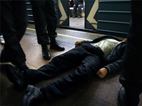 Нападение в метро. Фото с сайта my.opera.com Нападение в метро. Фото с сайта my.opera.com