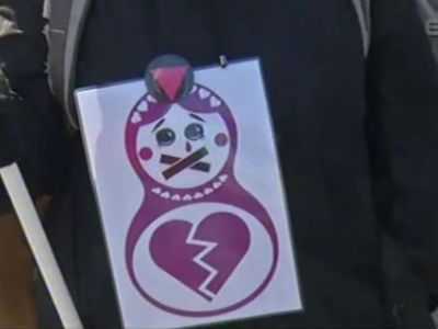 Митинг 8 марта. Фото: inotv.rt.com Митинг 8 марта. Фото: inotv.rt.com