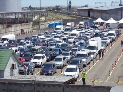 Крым, очередь на паром. Источник фото - http://www.spbdnevnik.ru/ Крым, очередь на паром. Источник фото - http://www.spbdnevnik.ru/