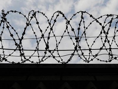 Колючая проволока. Источник - http://www.kommersant.ru/ Колючая проволока. Источник - http://www.kommersant.ru/