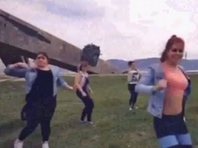 Тверк в Новороссийске. Скрин видео https://www.youtube.com/watch?v=tFaq1iwIEeU Тверк в Новороссийске. Скрин видео https://www.youtube.com/watch?v=tFaq1iwIEeU