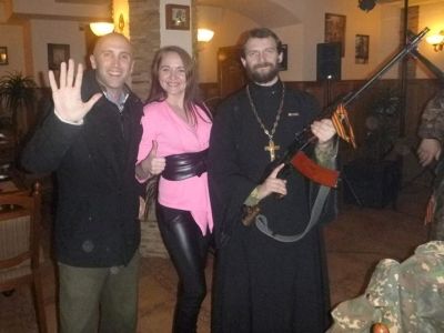 Донецкий священник. Фото: newstes.ru Донецкий священник. Фото: newstes.ru