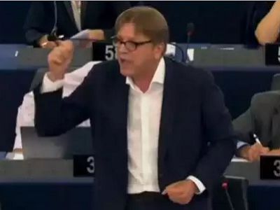 Ги Верхофстадт на трибуне. Скрин видео youtube.com Ги Верхофстадт на трибуне. Скрин видео youtube.com