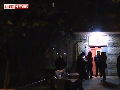 Полиция у дома, где был предотвращен теракт, 11.10.15. Источник - lifenews.ru/news/164038