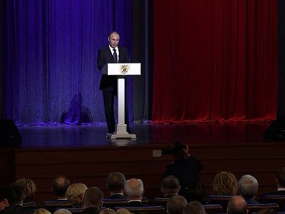 В.Путин на торжественном вечере в честь Дня работника органов безопасности. Источник - kremlin.ru/events/president/news/50977 В.Путин на торжественном вечере в честь Дня работника органов безопасности. Источник - kremlin.ru/events/president/news/50977