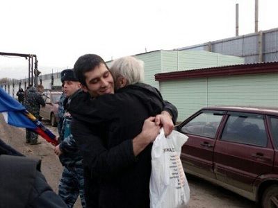 Андрей Барабанов вышел из колонии. Фото: Каспаров.Ru Андрей Барабанов вышел из колонии. Фото: Каспаров.Ru