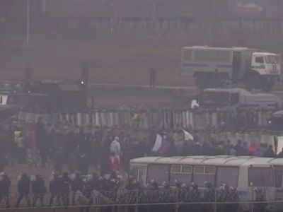 "Тайные" учения нацгвардии в Раменском по разгону митинга, флаги "условного противника", 7.4.16. Скрин видео https://www.youtube.com/watch?v=wAJryS7N_Tg "Тайные" учения нацгвардии в Раменском по разгону митинга, флаги "условного противника", 7.4.16. Скрин видео https://www.youtube.com/watch?v=wAJryS7N_Tg