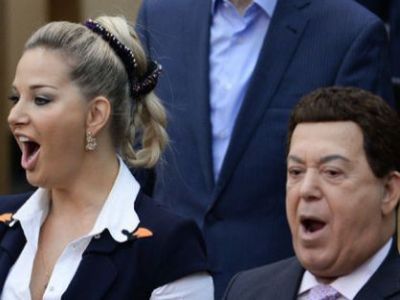 Депутаты, поющие гимн РФ. Фото: rsncontent.ru Депутаты, поющие гимн РФ. Фото: rsncontent.ru