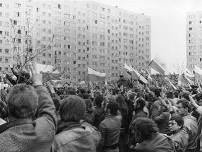 Акция протеста в Польше, 1981 г. Публикуется в www.facebook.com/shiropaev Акция протеста в Польше, 1981 г. Публикуется в www.facebook.com/shiropaev