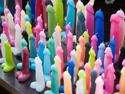 Фаллические свечи на японском празднике плодородия. Фото: ralphmirebs.livejournal.com Фаллические свечи на японском празднике плодородия. Фото: ralphmirebs.livejournal.com