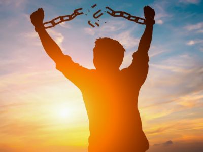 Разорванные цепи. Источник - godupdates.com Разорванные цепи. Источник - godupdates.com