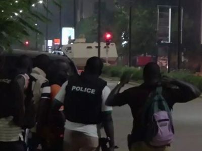 Нападение на ресторан в Буркина-Фасо. Фото: reuters.com Нападение на ресторан в Буркина-Фасо. Фото: reuters.com