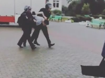 Задержание стрелявшего в школе подростка в Ивантеевке. Фото: kp.ru Задержание стрелявшего в школе подростка в Ивантеевке. Фото: kp.ru