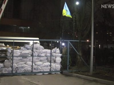 Блокада украинского телеканала NewsOne. Фото: newsone.ua Блокада украинского телеканала NewsOne. Фото: newsone.ua