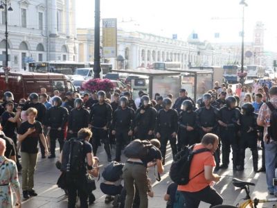 Акция против пенсионной реформы в Петербурге. Фото: zona.media Акция против пенсионной реформы в Петербурге. Фото: zona.media