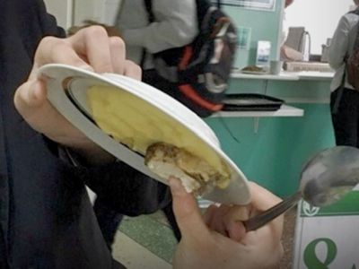 Фокус с картошкой. Фото: Александр Воронин, Каспаров.Ru Фокус с картошкой. Фото: Александр Воронин, Каспаров.Ru