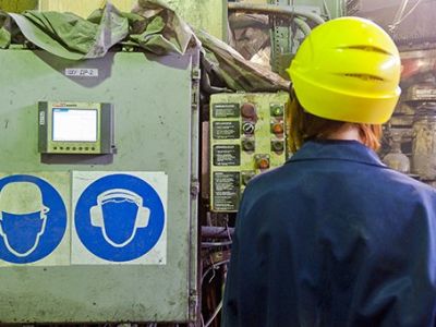 На обогатительной фабрике при руднике. Фото: Анатолий Струнин/ТАСС На обогатительной фабрике при руднике. Фото: Анатолий Струнин/ТАСС