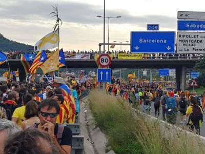 Массовая демонстрация в Барселоне, 18.10.19. Фото: www.facebook.com/pasha.lesiants Массовая демонстрация в Барселоне, 18.10.19. Фото: www.facebook.com/pasha.lesiants