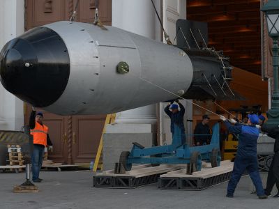 Макет термоядерной бомбы АН602, ныне находящийся в Саровском ядерном центре (РФЯЦ-ВНИИФ). Фото: Михаил Воскресенский/РИА Новости Макет термоядерной бомбы АН602, ныне находящийся в Саровском ядерном центре (РФЯЦ-ВНИИФ). Фото: Михаил Воскресенский/РИА Новости