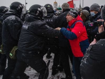 ОМОН против протестующих. Фото: Владимир Лапкин, Каспаров.Ru ОМОН против протестующих. Фото: Владимир Лапкин, Каспаров.Ru