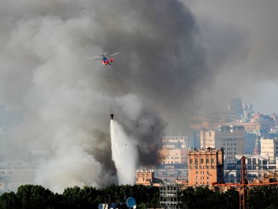 Пожар на складе пиротехники. Фото: Сергей Савостьянов / ТАСС Пожар на складе пиротехники. Фото: Сергей Савостьянов / ТАСС
