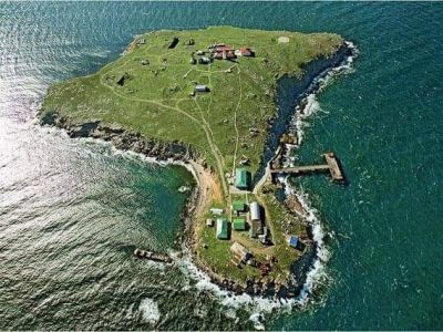 Остров Змеиный и погранзастава. Фото: t.me/ressentiment_channel Остров Змеиный и погранзастава. Фото: t.me/ressentiment_channel