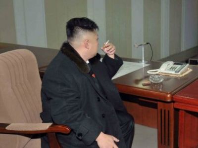 Ким Чен Ын с сигаретой. Фото: t.me/dimitriy_savvin Ким Чен Ын с сигаретой. Фото: t.me/dimitriy_savvin