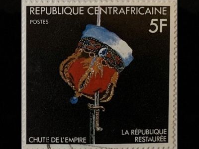 Почтовая марка ЦАР "2-я годовщина свержения монархии" (1981). Mi № 782 Почтовая марка ЦАР "2-я годовщина свержения монархии" (1981). Mi № 782